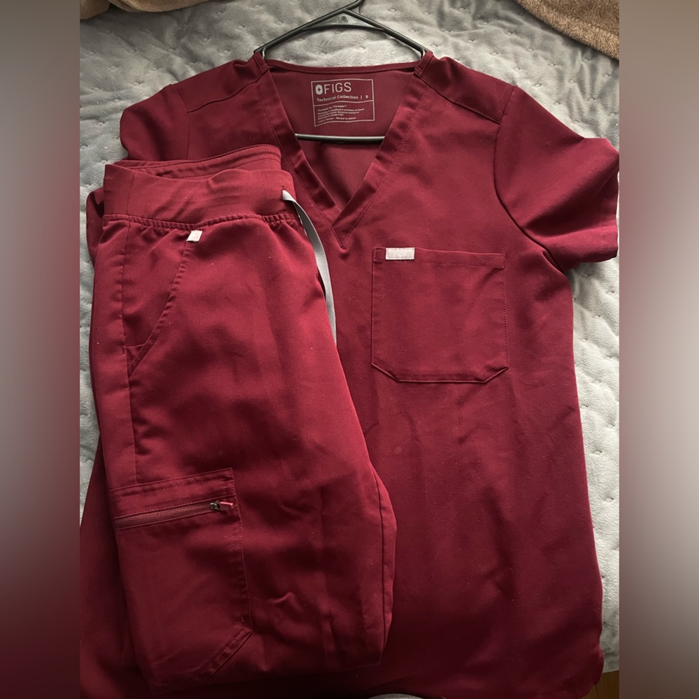 Burgundy figs top and bottoms - technical collection